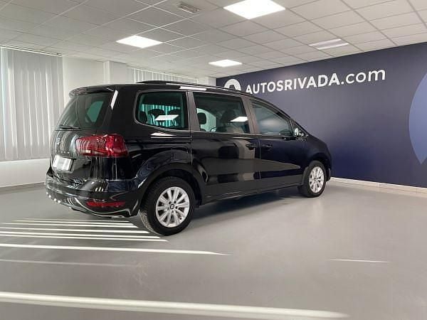 Usado Seat Alhambra Reference 150 CV (110 kW) 2019 Negro oscuro (metalizado) Monovolumen
