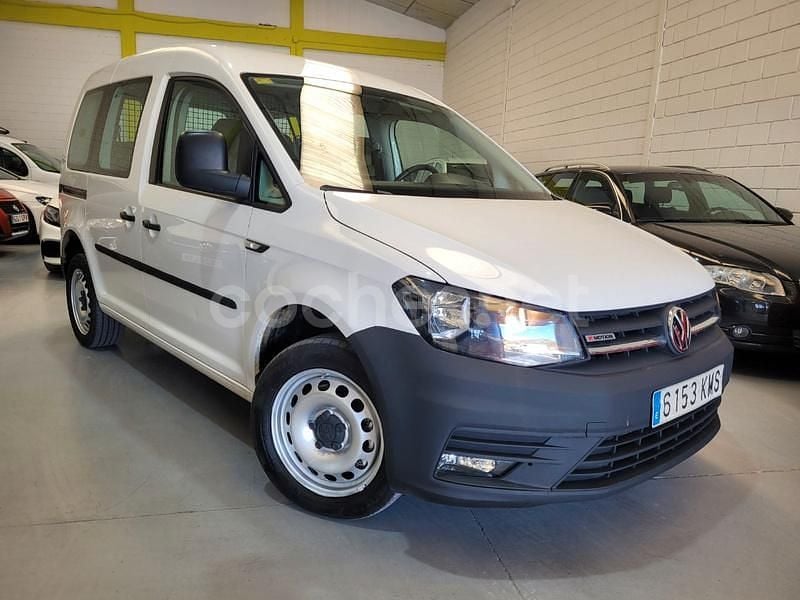 Usado VW Caddy Trendline 122 CV (89 kW) 2018 Blanco Monovolumen