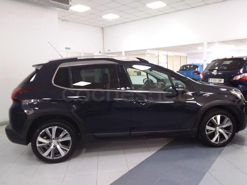 Usado Peugeot 2008 Allure 110 CV (80 kW) 2016 Gris / plata SUV