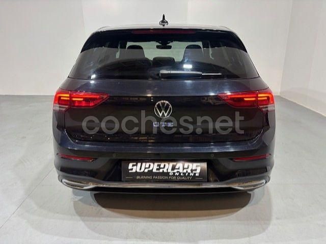 Usado VW Golf VIII GTE 245 CV (180 kW) 2022 Negro Berlina
