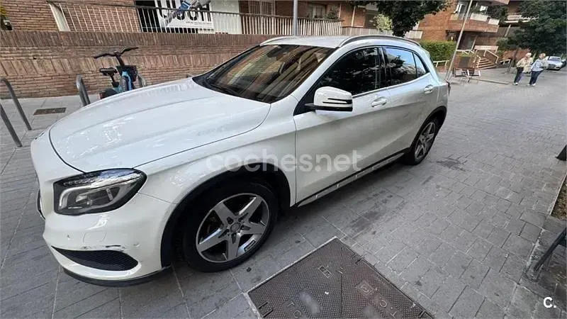 Usado Mercedes GLA200 AMG line 136 CV (100 kW) 2016 Blanco SUV