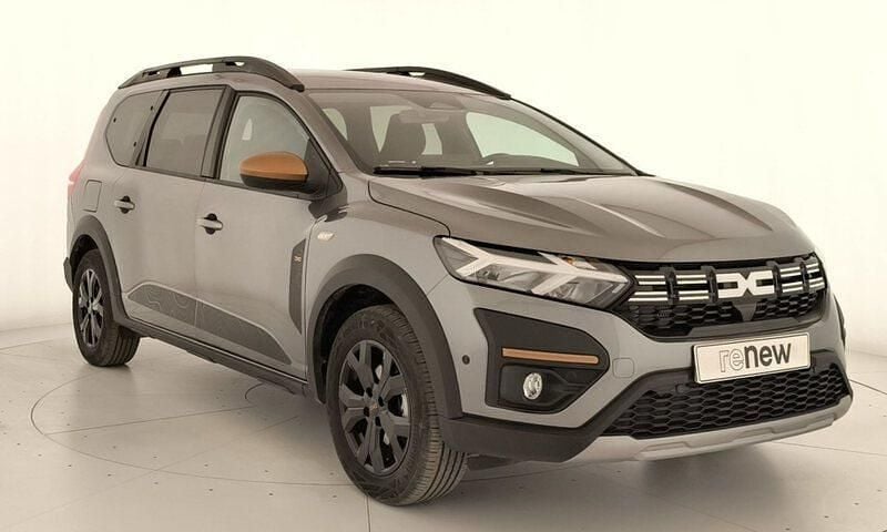 Usado Dacia Jogger Extreme 140 CV (102 kW) 2025 Gris Monovolumen
