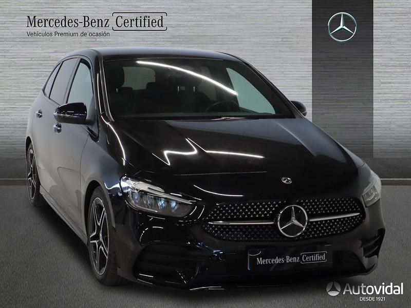 Usado Mercedes B200 AMG line 150 CV (110 kW) 2023 Negro Monovolumen