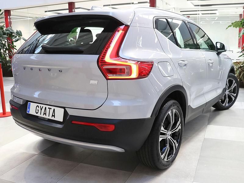 Usado Volvo XC40 Inscription 211 CV (155 kW) 2021 Gris / plata SUV