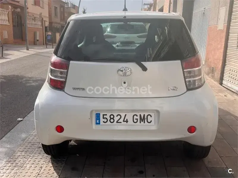 Usado Toyota iQ 68 CV (50 kW) 2009 Blanco Utilitario