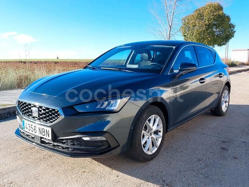 Gris / plata Usado 2025 Seat Leon FR Berlina | 19.000 € (Super precio) - Imagen 1/4