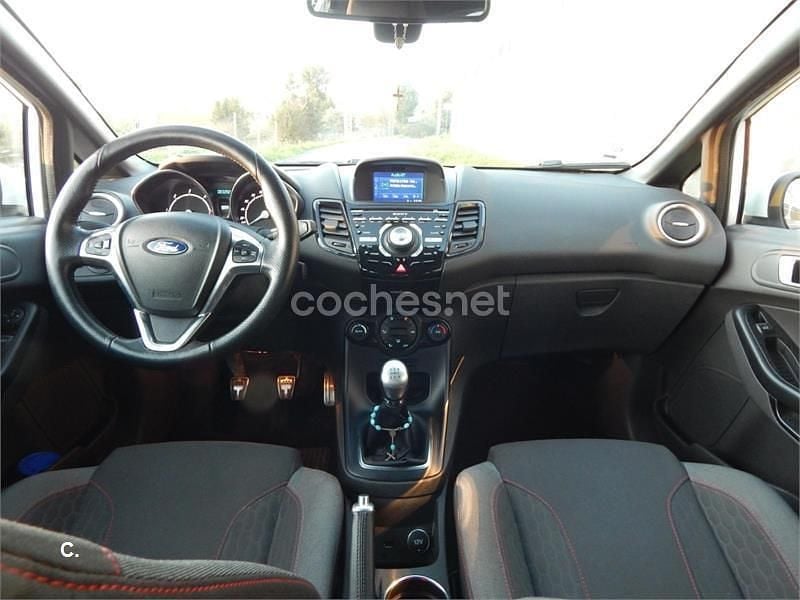 Usado Ford Fiesta ST-Line 95 CV (69 kW) 2017 Blanco Berlina