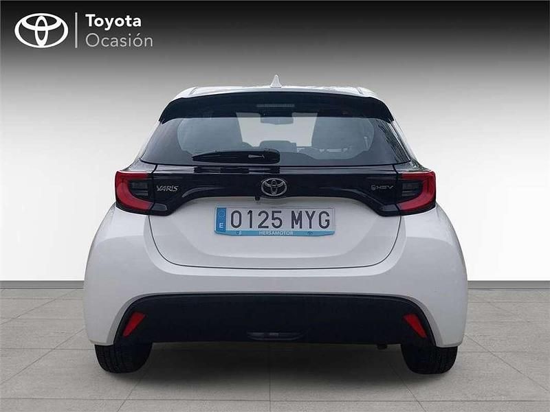 Usado Toyota Yaris Hybrid Active 116 CV (85 kW) 2025 Utilitario