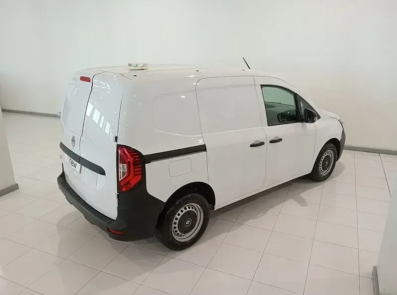 Usado Renault Kangoo 95 CV (69 kW) 2023 Blanco Monovolumen
