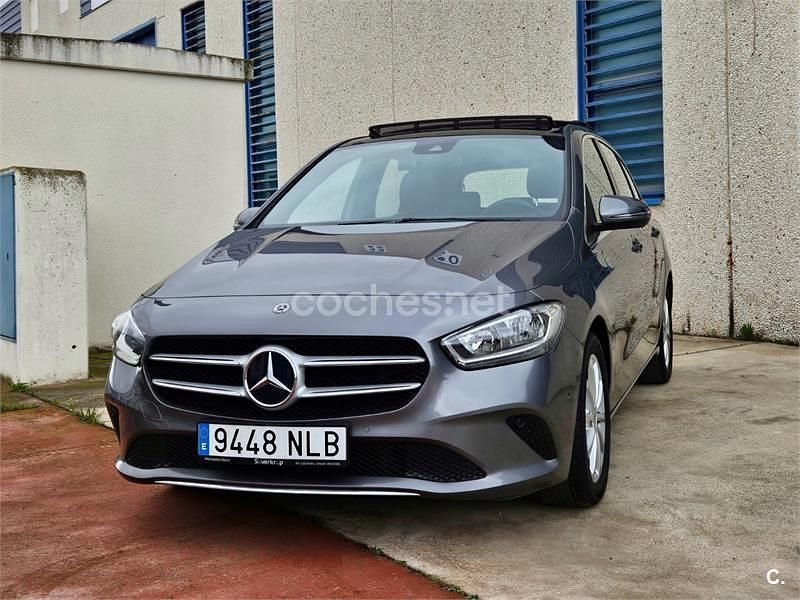 Usado Mercedes B180 122 CV (89 kW) 2019 Gris / plata Monovolumen