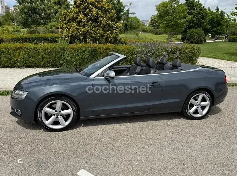 Usado Audi A5 Cabriolet S-Line 190 CV (139 kW) 2010 Gris / plata Descapotable