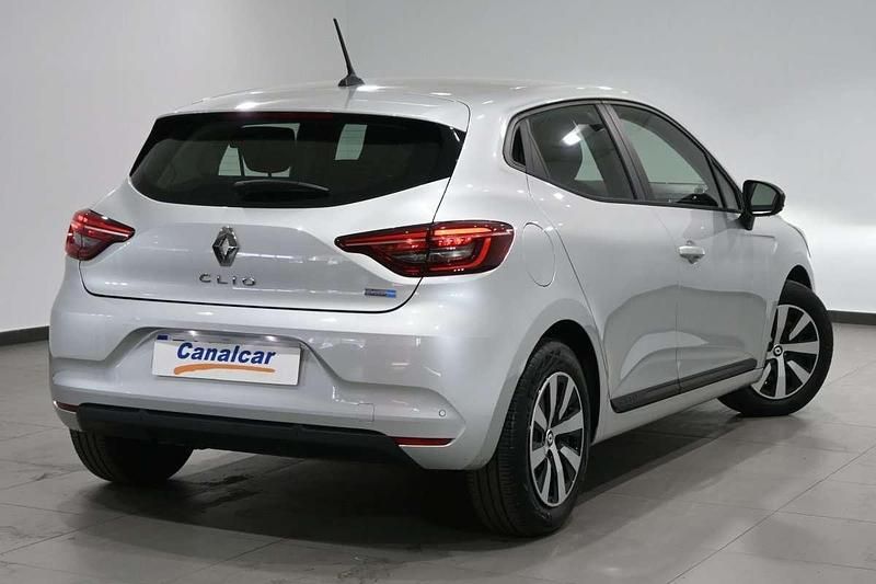 Usado Renault Clio V Equilibre 140 CV (102 kW) 2023 Plateado Utilitario