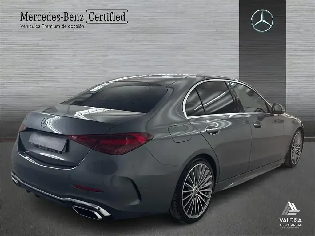Usado Mercedes C220 200 CV (147 kW) 2022 Gris selenita Berlina