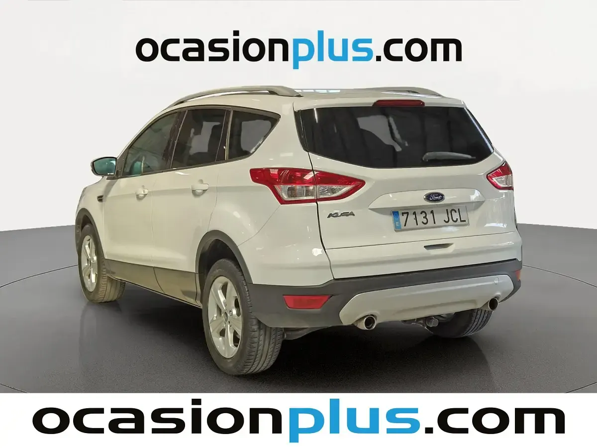 Usado Ford Kuga Trend 140 CV (102 kW) 2015 Blanco SUV