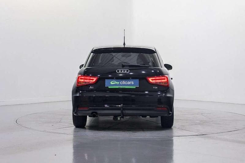 Usado Audi A1 Sportback Attraction 90 CV (66 kW) 2017 Negro Utilitario