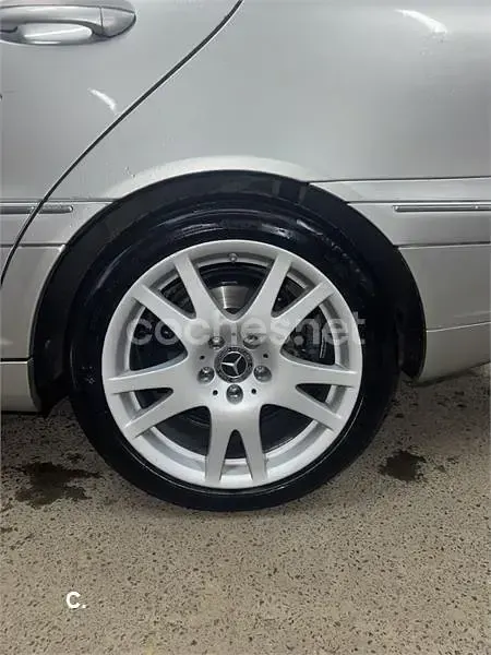 Usado Mercedes C220 Classic 125 CV (91 kW) 2001 Gris / plata Berlina