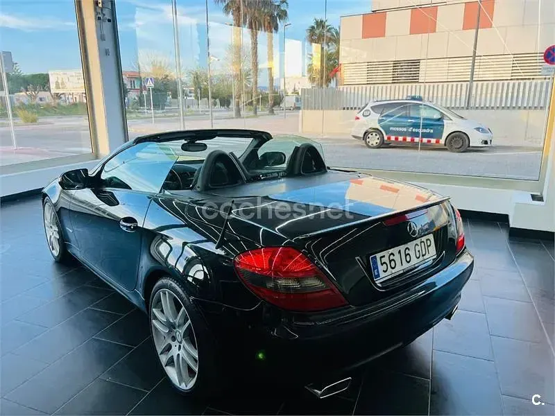Usado Mercedes SLK200 163 CV (119 kW) 2008 Negro Descapotable