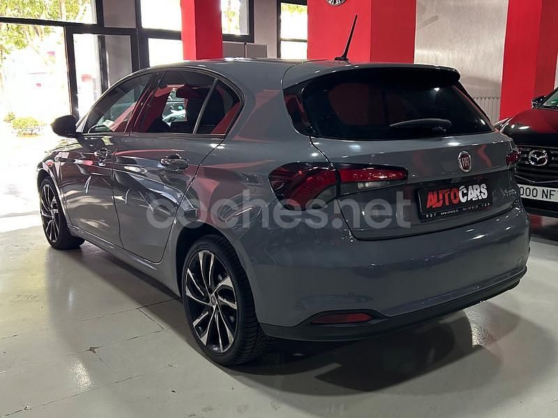 Usado Fiat Tipo Easy 120 CV (88 kW) 2018 Gris / plata Berlina
