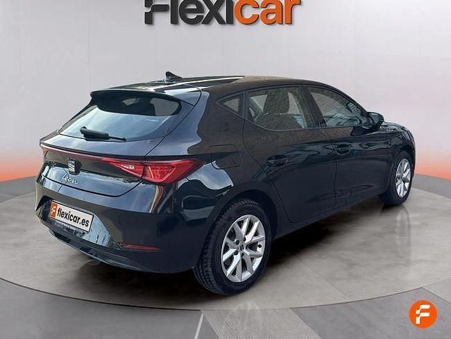 Usado Seat Leon Style 110 CV (80 kW) 2024 Negro Berlina