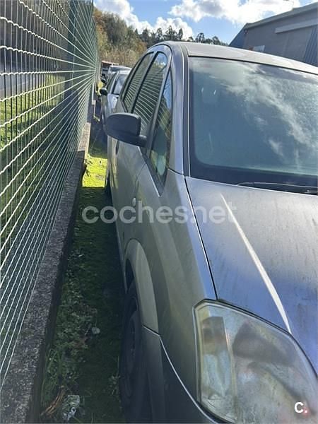 Gris / plata Usado 2004 Opel Meriva Enjoy Monovolumen | 800 € - Imagen 1/4