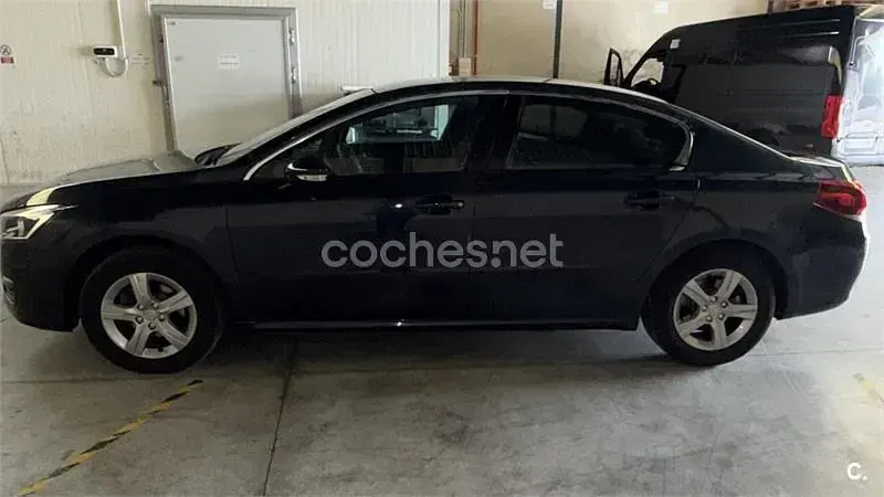 Usado Peugeot 508 Active 120 CV (88 kW) 2016 Azul Berlina