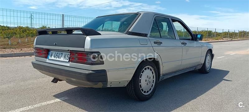 Usado Mercedes 190 160 CV (117 kW) 1987 Gris / plata Berlina