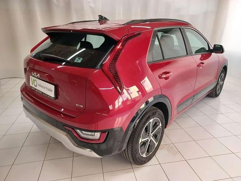 Usado Kia Niro 141 CV (103 kW) 2025 Rojo SUV