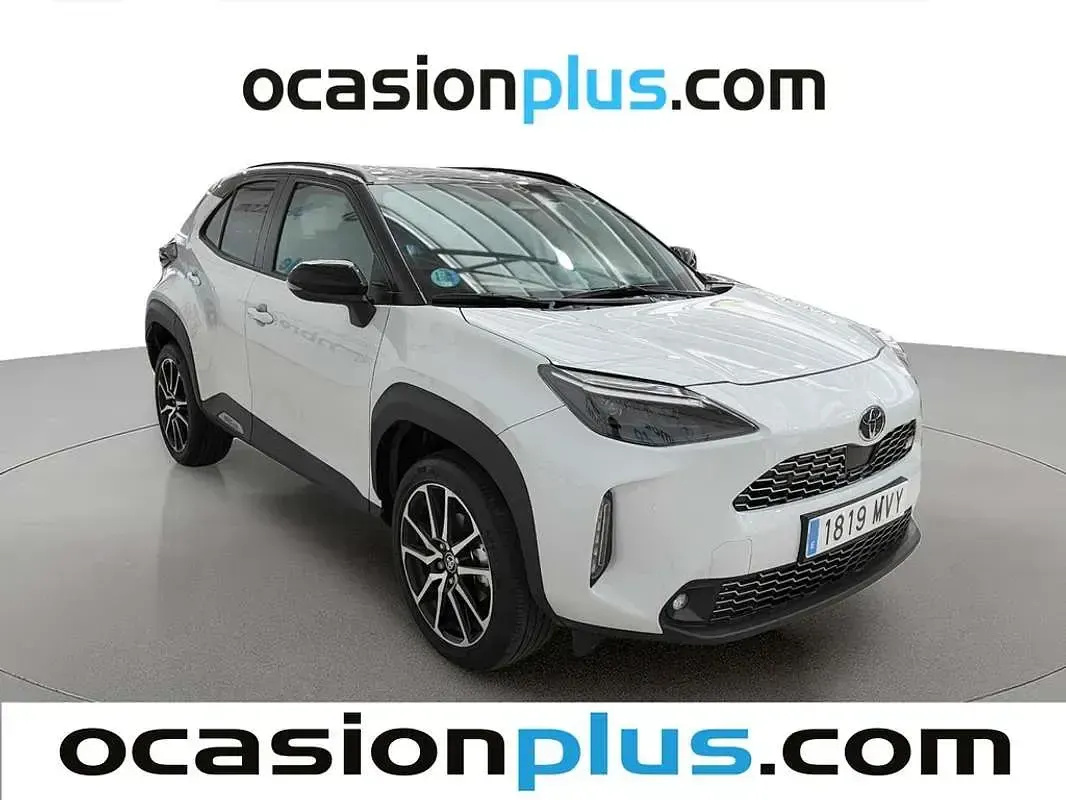 Usado Toyota Yaris Cross Sport 132 CV (97 kW) 2024 Gris SUV