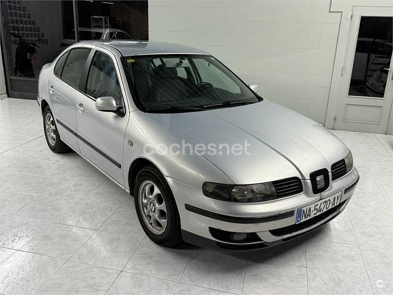 Usado Seat Toledo Stella 110 CV (80 kW) 1999 Gris / plata Berlina
