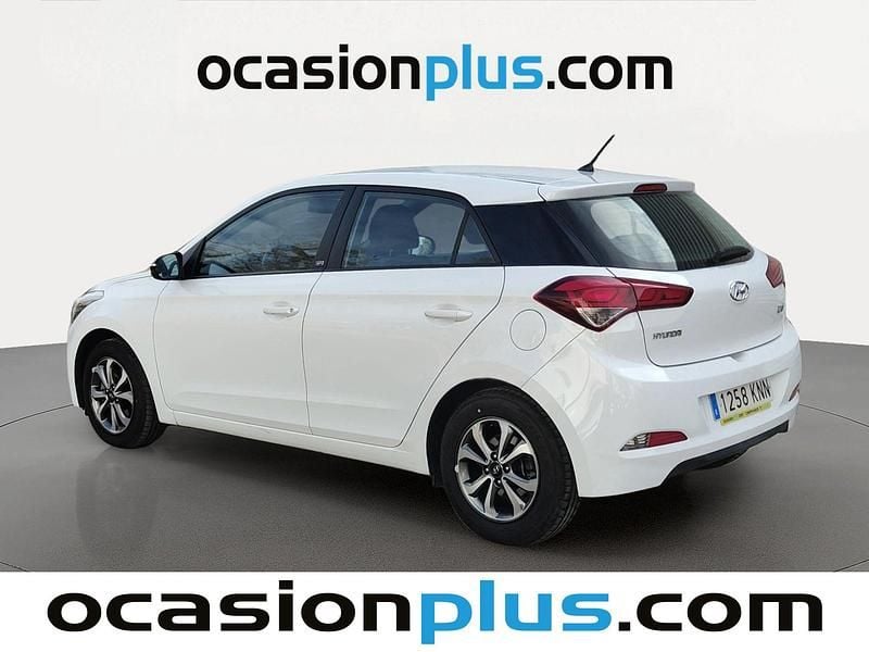 Usado Hyundai i20 GO! 75 CV (55 kW) 2018 Blanco Utilitario