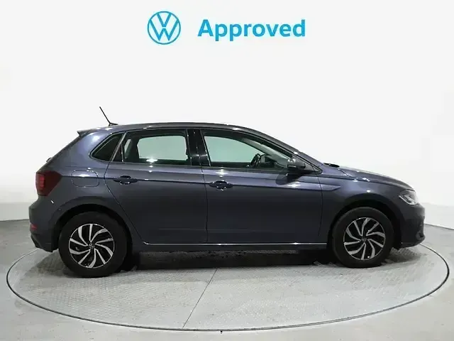 Usado VW Polo Life 110 CV (80 kW) 2022 Gris Utilitario