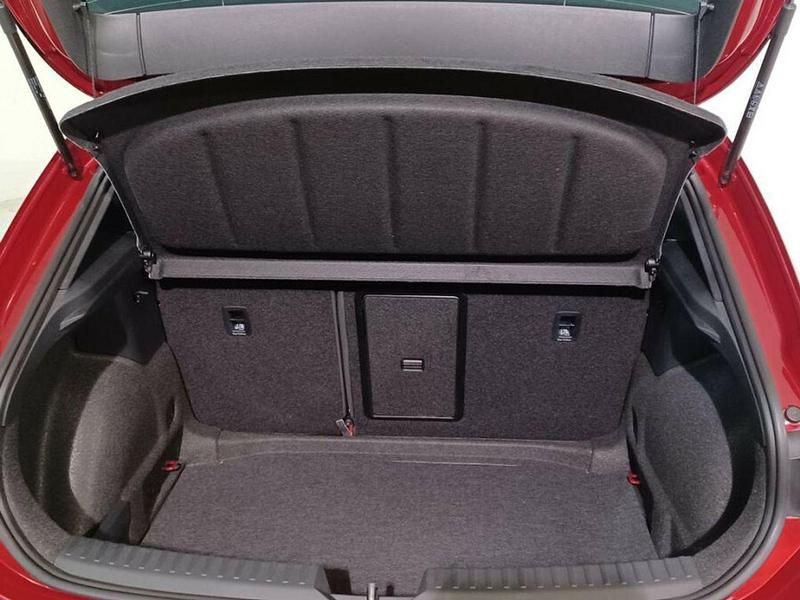 Usado Seat Leon FR 150 CV (110 kW) 2024 Rojo Utilitario