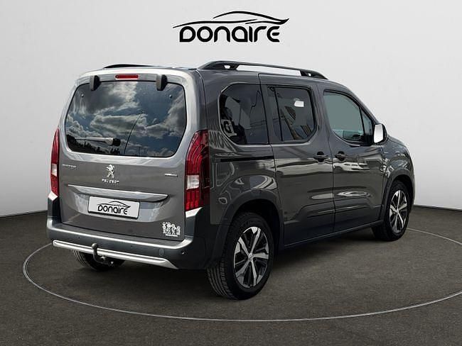 Usado Peugeot Rifter GT-line 130 CV (95 kW) 2020 Gris / plata Monovolumen