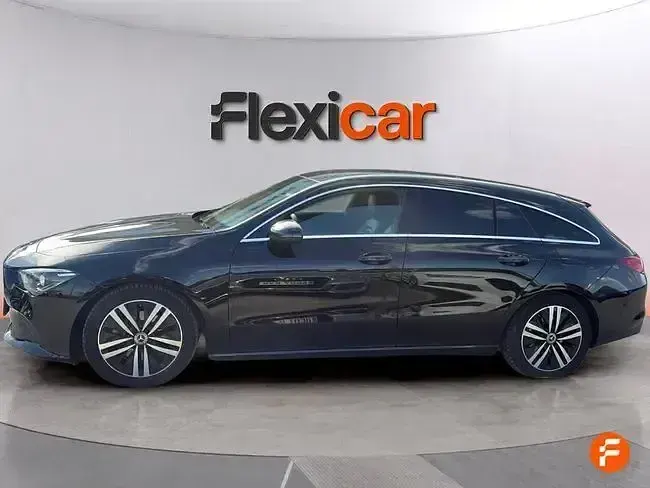 Usado Mercedes CLA200 Shooting Brake 150 CV (110 kW) 2020 Negro Familiar
