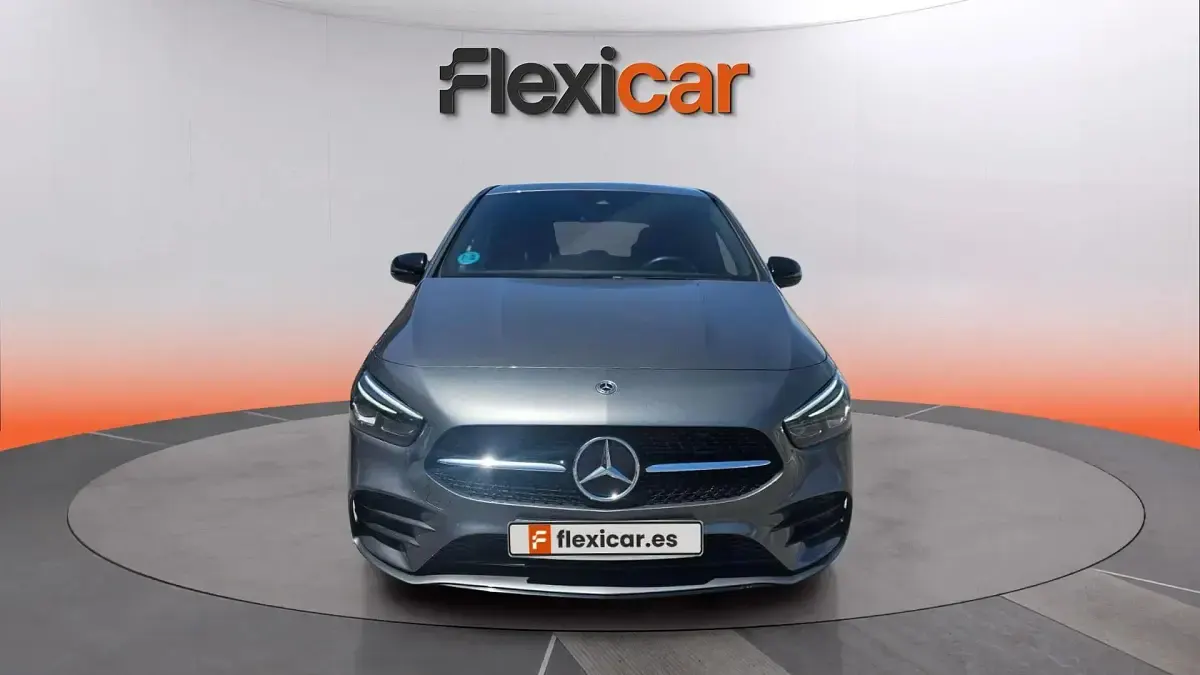 Usado Mercedes B200 150 CV (110 kW) 2022 Gris Monovolumen
