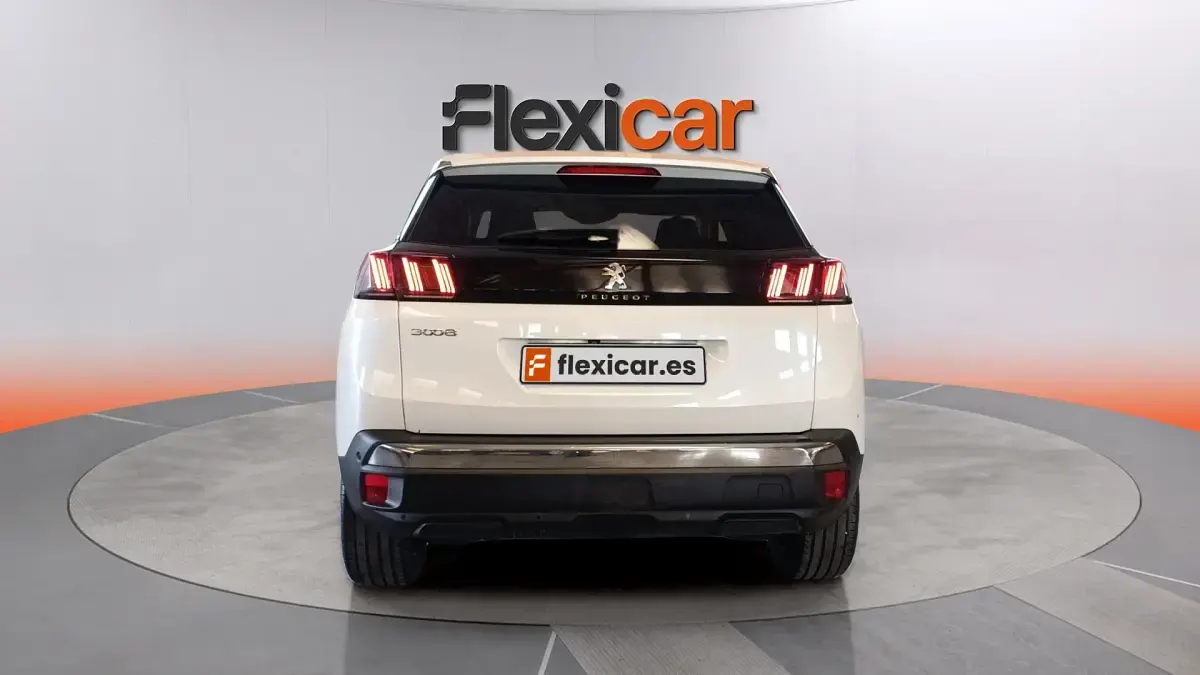 Usado Peugeot 3008 Allure 131 CV (96 kW) 2022 Blanco SUV