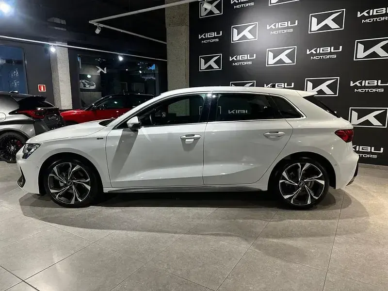 Usado Audi A3 S-Line 150 CV (110 kW) 2025 Blanco Berlina