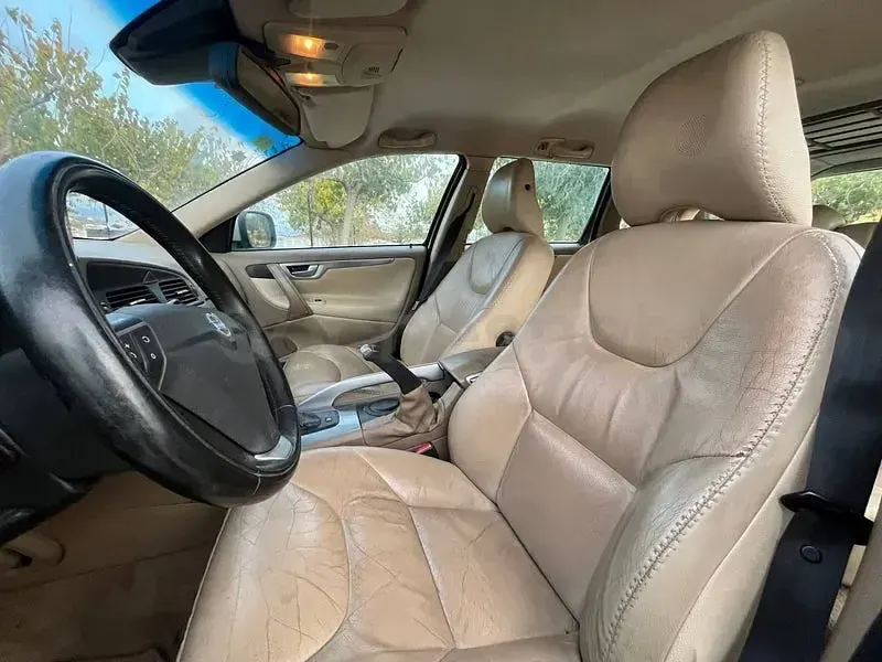 Usado Volvo XC70 Summum 185 CV (136 kW) 2006 Beige Familiar