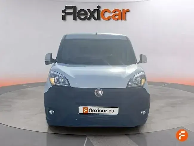 Usado Fiat Doblò Easy 95 CV (69 kW) 2020 Blanco Monovolumen