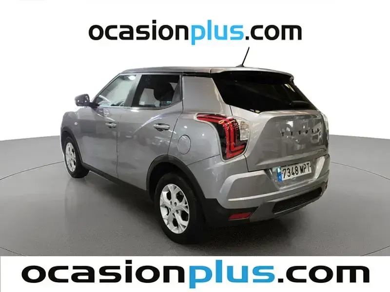 Usado SsangYong Tivoli 135 CV (99 kW) 2024 Gris / plata SUV