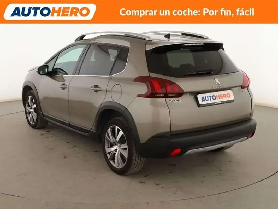 Usado Peugeot 2008 Allure 110 CV (80 kW) 2017 Gris SUV