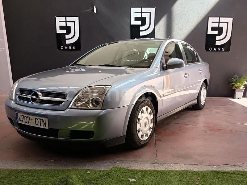 Gris / plata Usado 2004 Opel Vectra Essentia Berlina | 4690 € (Un poco caro) - Imagen 1/4
