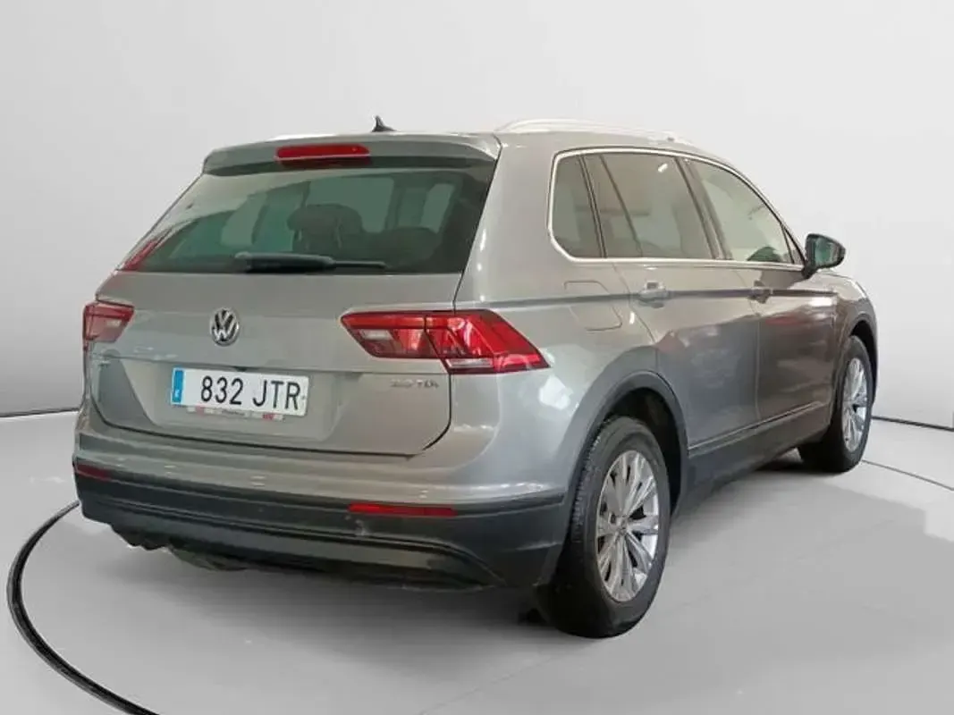 Usado VW Tiguan Advance 151 CV (111 kW) 2016 Gris SUV