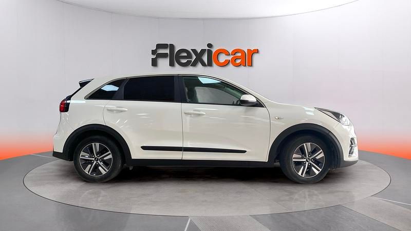 Begagnad Kia Niro 141 HK (103 kW) 2022 Vit SUV