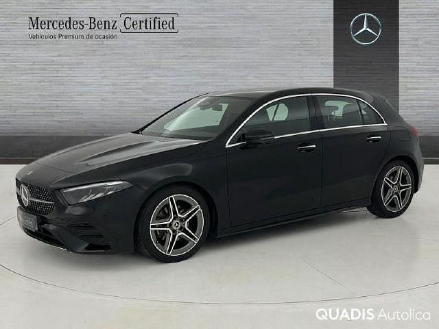 Usado Mercedes A180 AMG line 116 CV (85 kW) 2023 Negro noche