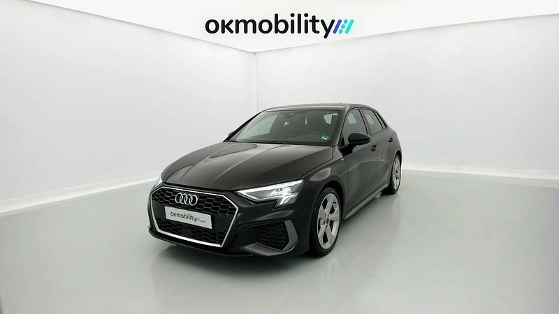 Mythosschwarz met. Usado 2024 Audi A3 S-Line | 26.820 € - Imagen 1/4