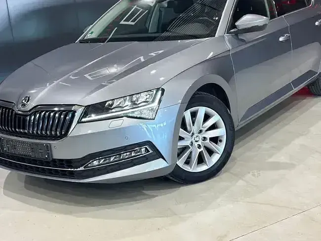 Begagnad Skoda Superb Style 150 HK (110 kW) 2021 Grå Sedan