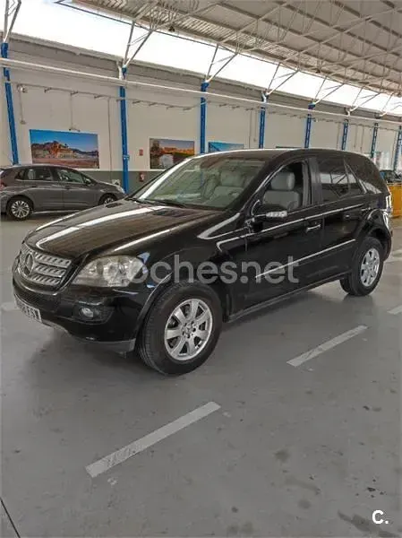 Usado Mercedes ML320 224 CV (164 kW) 2007 Negro SUV