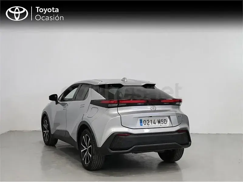 Usado Toyota C-HR Advance 140 CV (102 kW) 2024 Gris / plata SUV