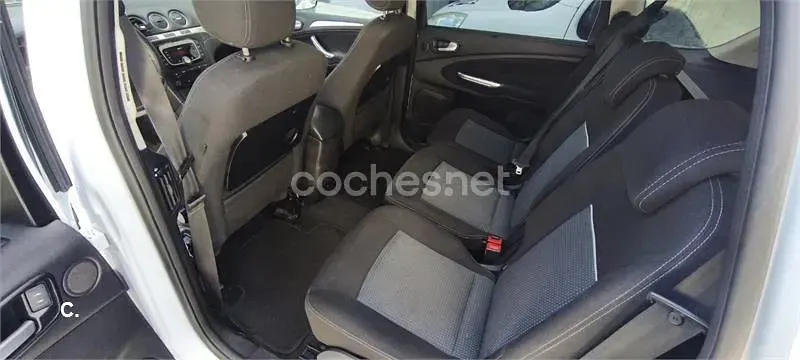 Usado Ford S-MAX Trend 115 CV (84 kW) 2013 Blanco Monovolumen